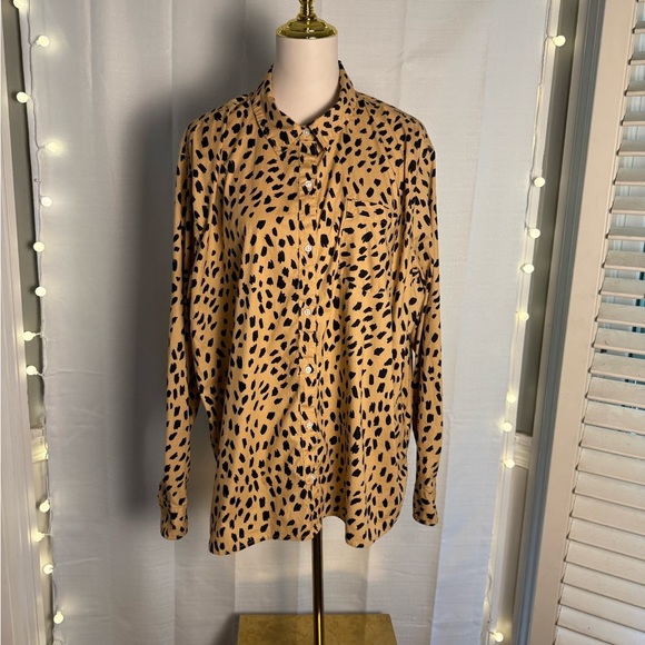 Crown & Ivy Leopard Print Button-Up Shirt - Picture 7 of 7